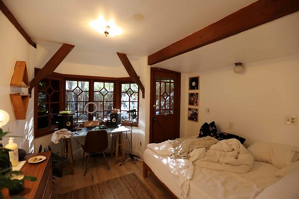 452A Bedroom3 0078