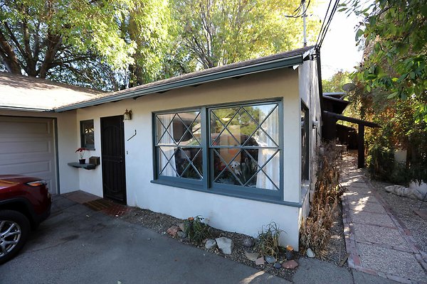 452A Front Door 0013