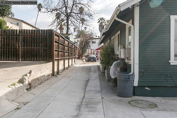 44rear-driveway