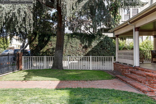 40front-lawn-side-view-reverse