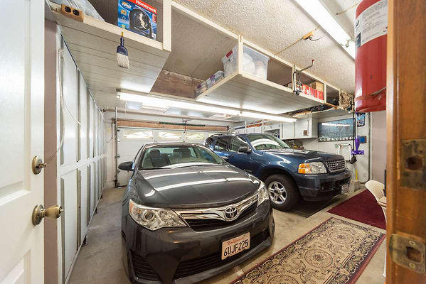 12828 garage 4