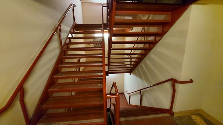 11 Back Stairs (3)