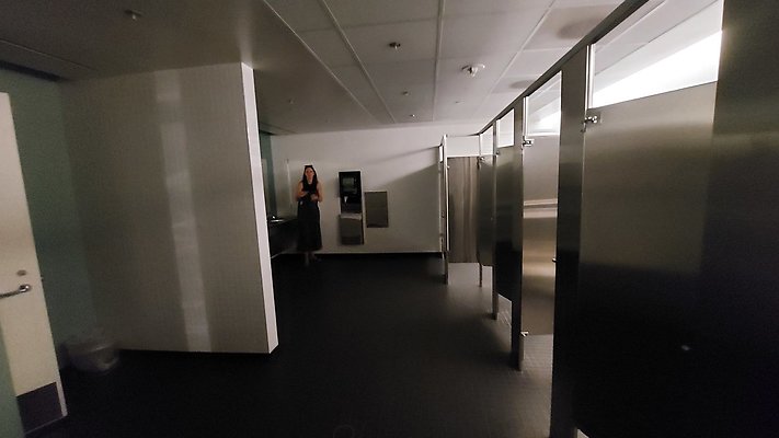 12 Women&apos;s Room (1)