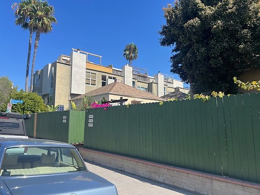 Venice - 648 Rose Ave