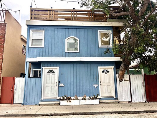 Venice - 33 S. Venice Blvd., Venice CA 90291