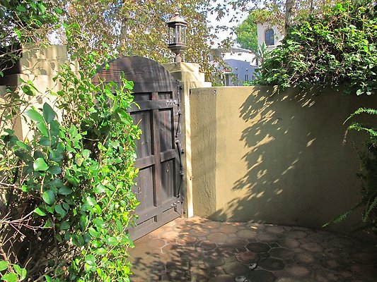 Mid Wilshire - 511 N. Sycamore Avenue - A2F 104