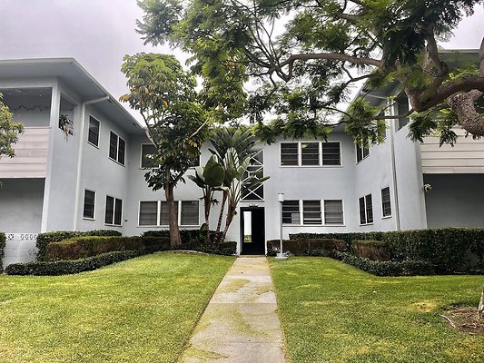 Venice - Lincoln Place Apartment Homes - 1050 Frederick St, Venice, CA 90291