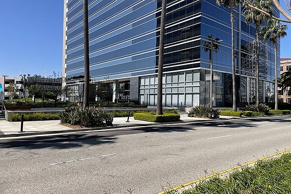 Westchester - Howard Hughes Center Bldg 6100 - Loc Portal