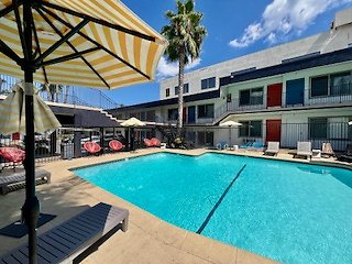 Sojourn Hotel 15485 Ventura Blvd Sherman Oaks 7742