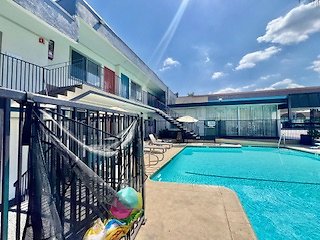 Sojourn Hotel 15485 Ventura Blvd Sherman Oaks 7747