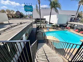 Sojourn Hotel 15485 Ventura Blvd Sherman Oaks 7757